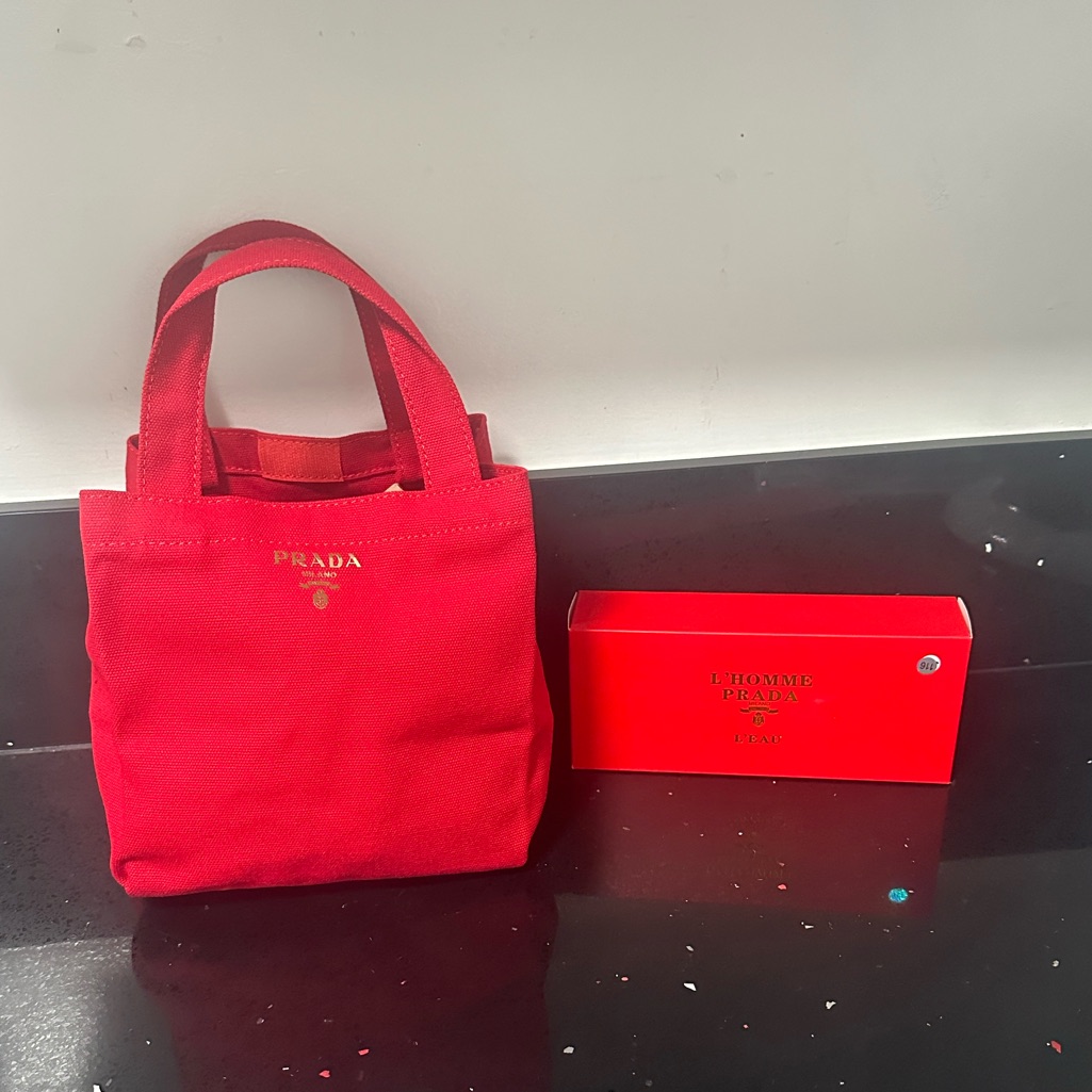 New In Box Prada Lhomme Gwp Vip Mini Tote Red